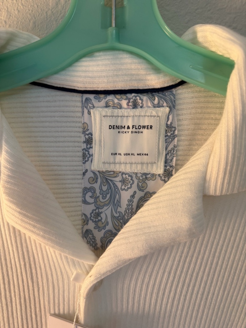 Denim & Flower Men's White Short-Sleeve Ribbed Button-Down Shirt - Picture 4 of 6
